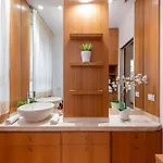 2 - Exclusive 2bedroom & 2bathroom Rom