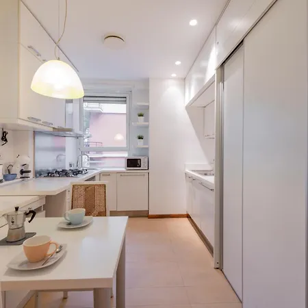 2 - Exclusive 2bedroom & 2bathroom Lägenhet