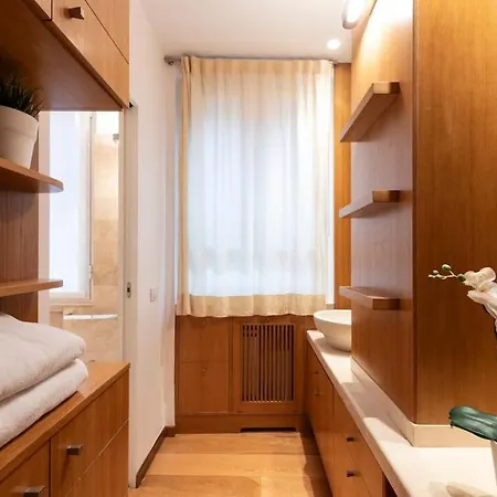 2 - Exclusive 2bedroom & 2bathroom Rome