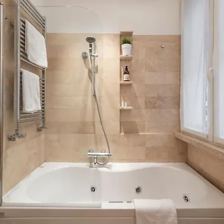 2 - Exclusive 2bedroom & 2bathroom * Roma